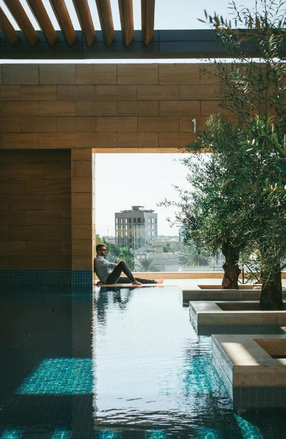 Shirvan Hotel City Yard ジェッダ エクステリア 写真 The pool at the hotel