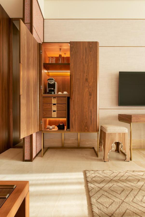 Shirvan Hotel City Yard ジェッダ エクステリア 写真 A Nespresso machine in a hotel room
