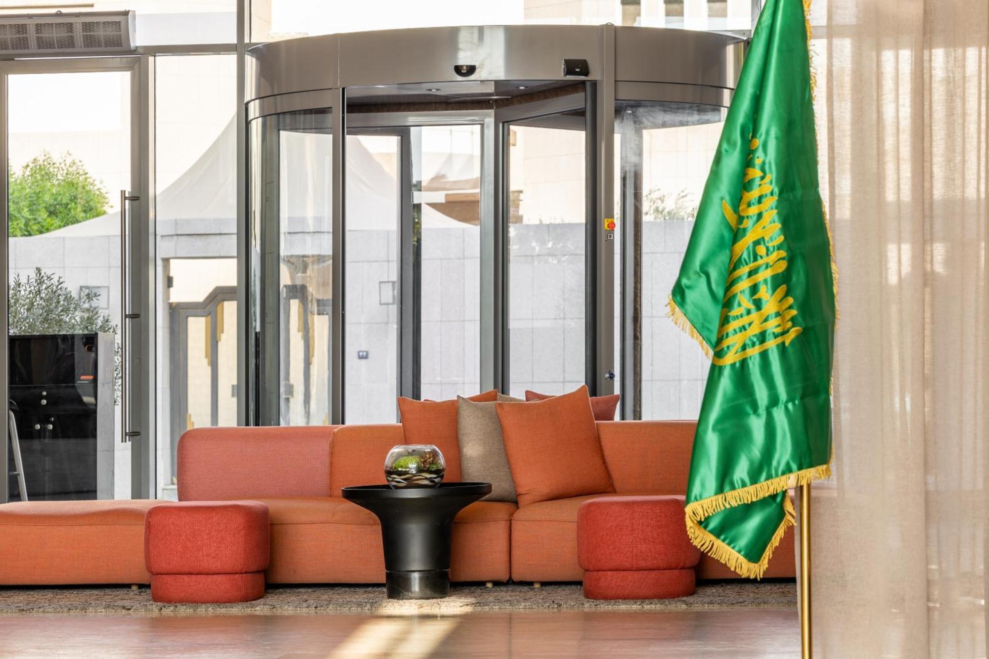 Shirvan Hotel City Yard ジェッダ エクステリア 写真 Saudi flag