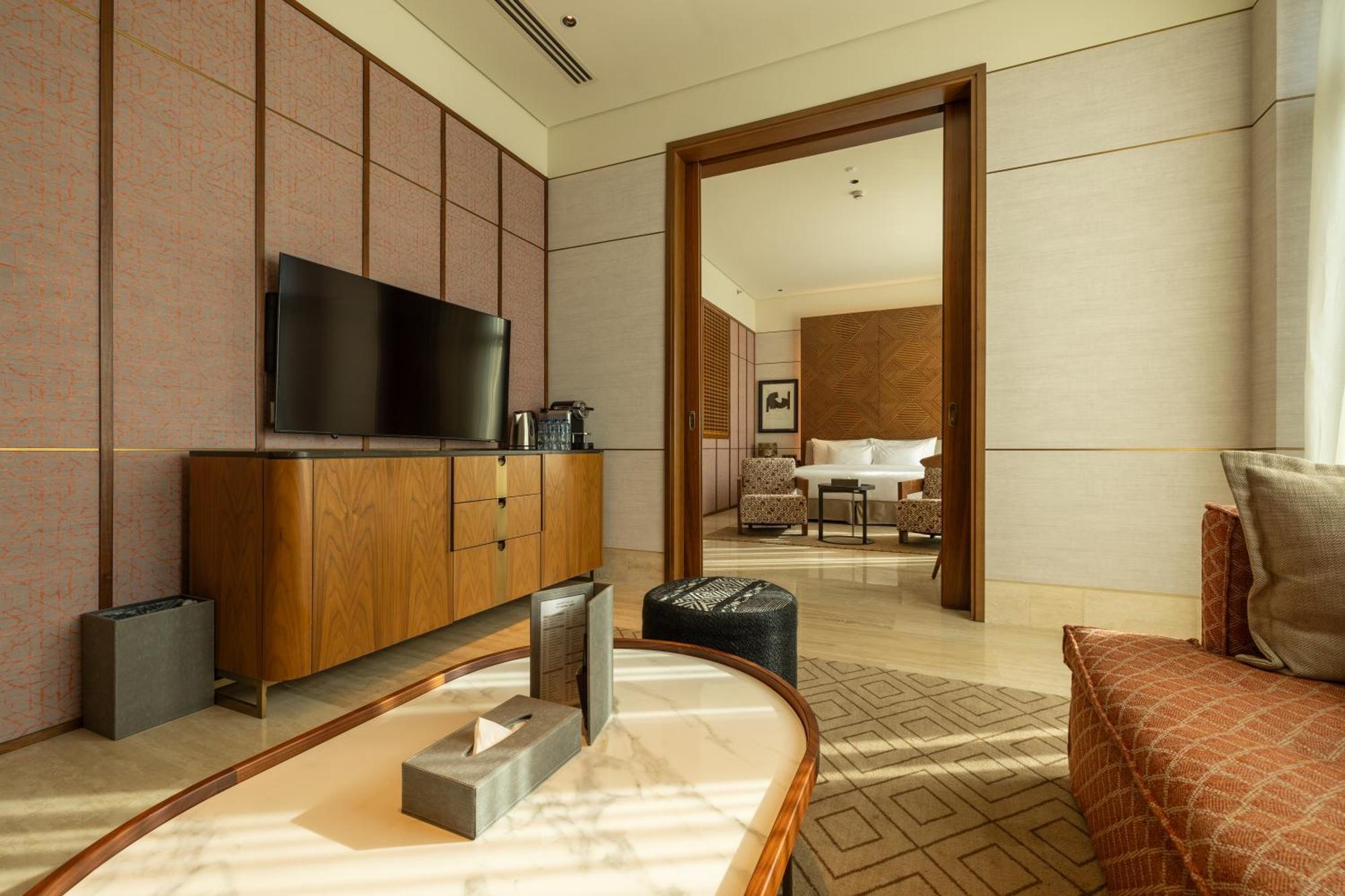 Shirvan Hotel City Yard ジェッダ エクステリア 写真 A suite at the Ritz-Carlton, Dubai